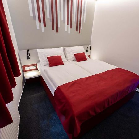 Hotel Villa Eden Ихлава Екстериор снимка