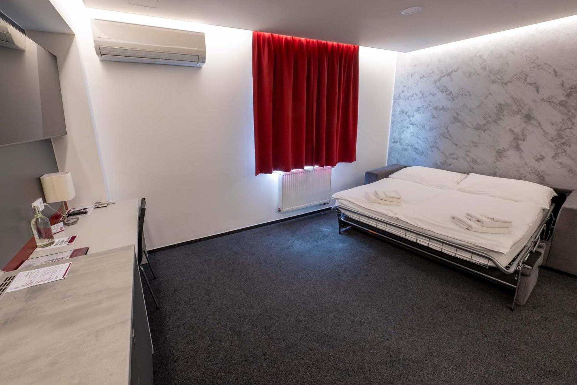 Hotel Villa Eden Ихлава Екстериор снимка